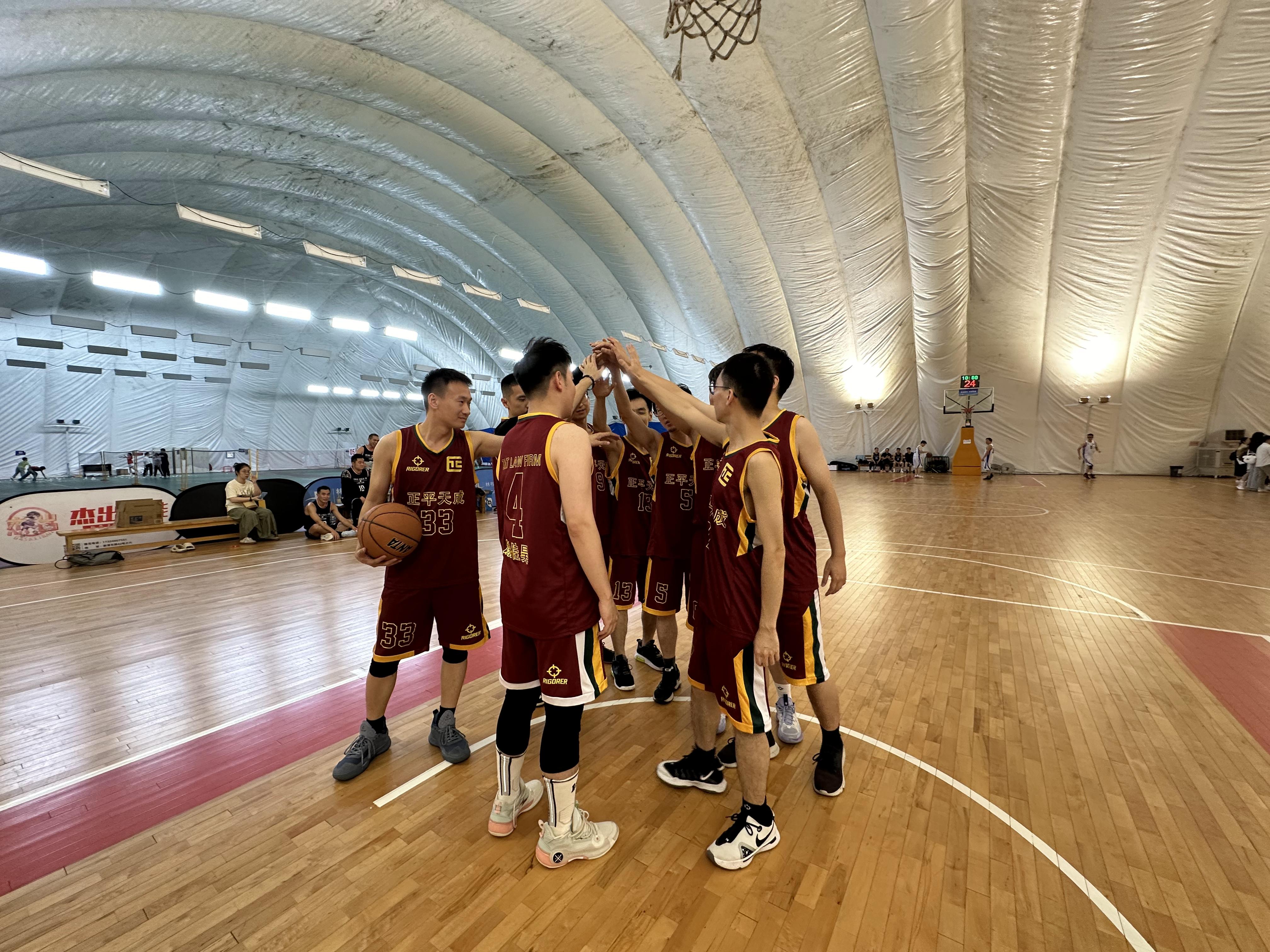 动态 | 正平天成男篮参与市律协第十届运动会篮球项目首战告捷